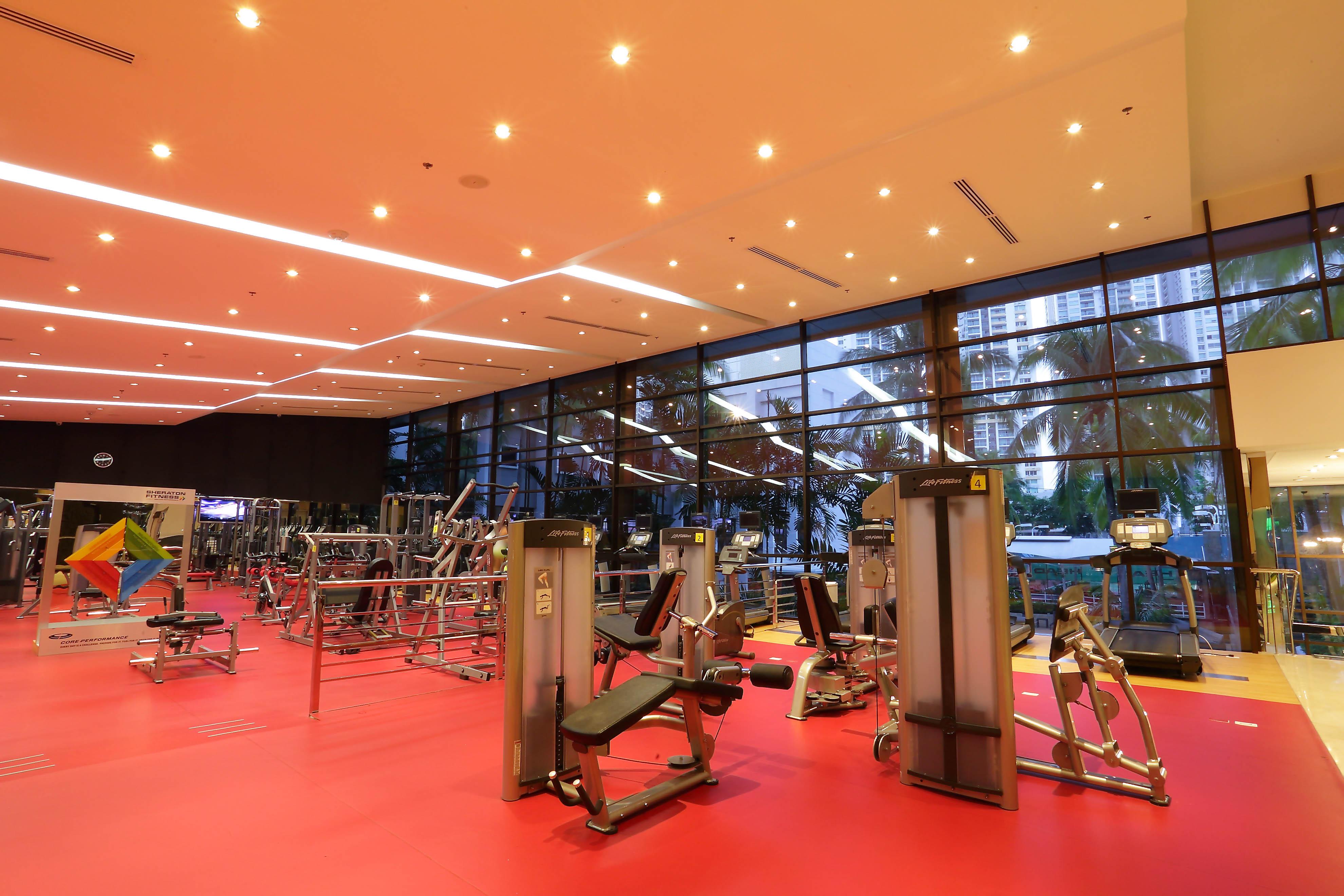 Sheraton Grand Panama Exteriör bild The gym at the hotel