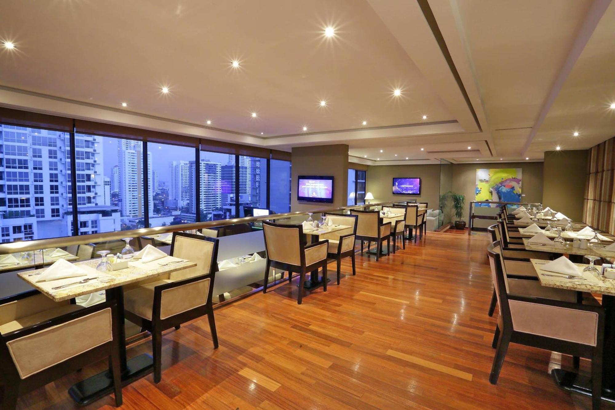 Sheraton Grand Panama Exteriör bild Club Lounge at the 36th floor