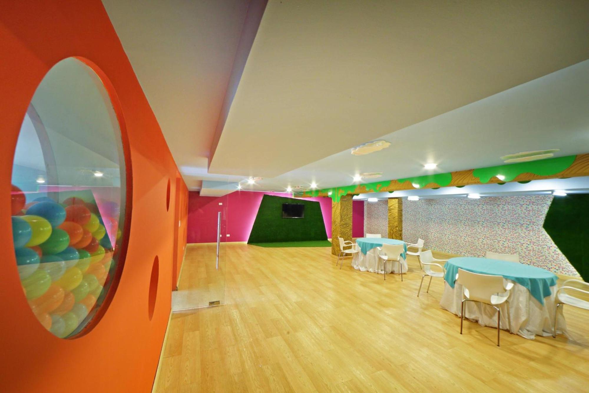 Sheraton Grand Panama Exteriör bild The interior of the Children's Museum of Oak Park