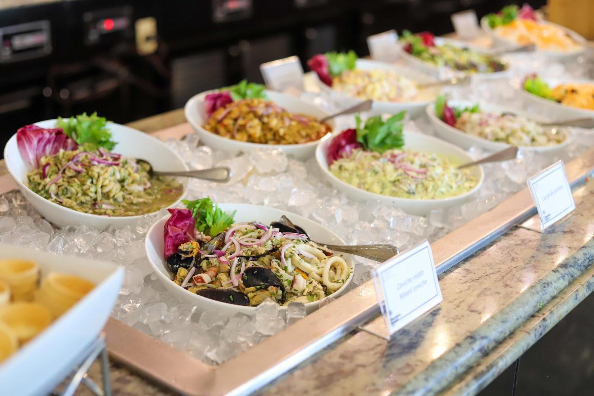 Sheraton Grand Panama Exteriör bild A salad bar